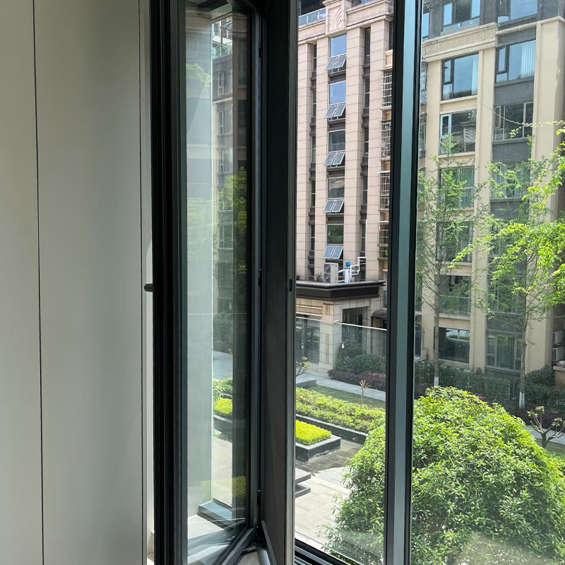 نافذة مفصلية داخلية من سبائك الألومنيوم